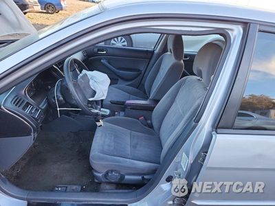 Zdjęcie 7 z 12 samochodu: 2003 HONDA CIVIC LX VIN:2HGES16513H622990 - miniatura
