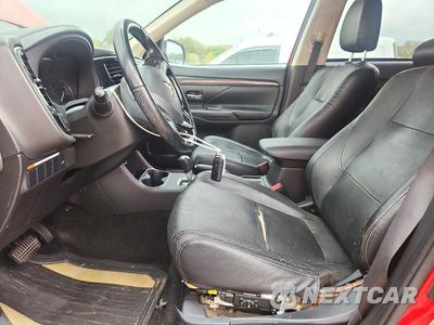 Zdjęcie 7 z 13 samochodu: 2016 MITSUBISHI OUTLANDER SE VIN:JA4AD3A31GZ019689 - miniatura