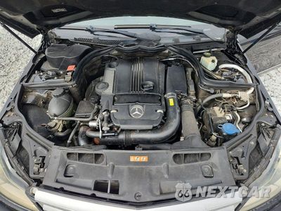 Zdjęcie 11 z 12 samochodu: 2012 MERCEDES-BENZ C 250 VIN:WDDGF4HB6CR218461 - miniatura