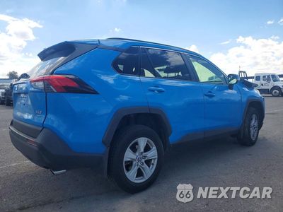 Trzecie zdjęcie samochodu z tyłu: 2019 TOYOTA RAV4 XLE VIN:JTMP1RFV7KD002505 - miniatura