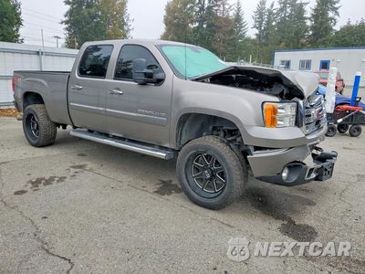 Czwarte zdjęcie samochodu z boku: 2013 GMC SIERRA K2500 DENALI VIN:1GT125E83DF155090 - miniatura