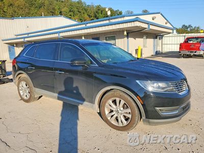 Czwarte zdjęcie samochodu z boku: 2018 LINCOLN MKX PREMIERE VIN:2LMPJ8JR3JBL20761 - miniatura