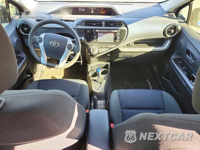 Zdjęcie 8 z 12 samochodu: 2015 TOYOTA PRIUS C TWO VIN:JTDKDTB30F1101564 - miniatura