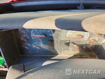 Zdjęcie 9 z 13 samochodu: 2009 VOLVO VN VNL VIN:4V4NC9TG59N496878 - miniatura