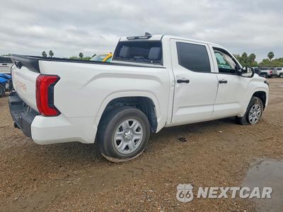 Trzecie zdjęcie samochodu z tyłu: 2025 TOYOTA TUNDRA SR VIN:5TFKB5DB4SX275084 - miniatura