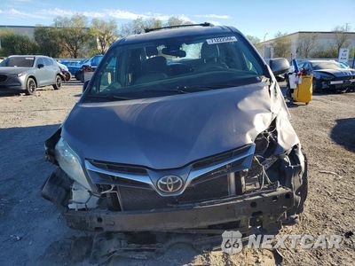 Piąte zdjęcie samochodu w środku: 2019 TOYOTA SIENNA XLE 8-PASSENGER VIN:5TDYZ3DC6KS006495 - miniatura