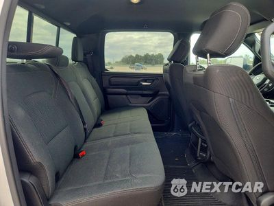Zdjęcie 10 z 12 samochodu: 2023 RAM 1500 TRADESMAN VIN:1C6RREGT2PN677131 - miniatura