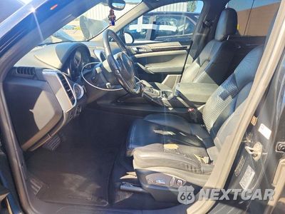 Zdjęcie 7 z 13 samochodu: 2014 PORSCHE CAYENNE VIN:WP1AA2A29ELA05814 - miniatura