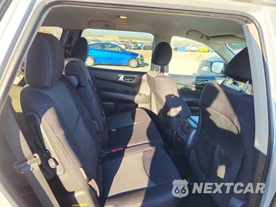 Zdjęcie 10 z 13 samochodu: 2019 NISSAN PATHFINDER SV VIN:5N1DR2MM5KC580732 - miniatura