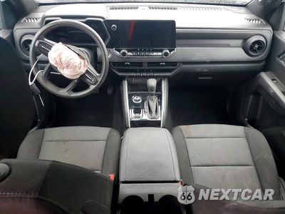 Zdjęcie 8 z 12 samochodu: 2026 CHEVROLET COLORADO TRAIL BOSS VIN:1GCPTEEK7T1106280 - miniatura