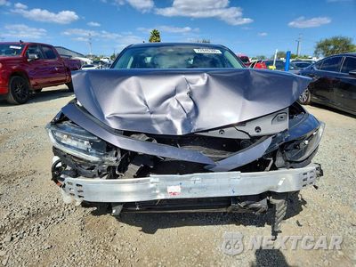 Piąte zdjęcie samochodu w środku: 2020 HONDA INSIGHT EX VIN:19XZE4F57LE000995 - miniatura