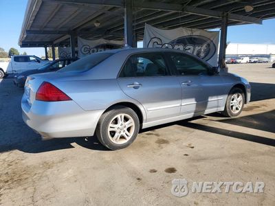 Trzecie zdjęcie samochodu z tyłu: 2006 HONDA ACCORD SE VIN:1HGCM56376A072446 - miniatura