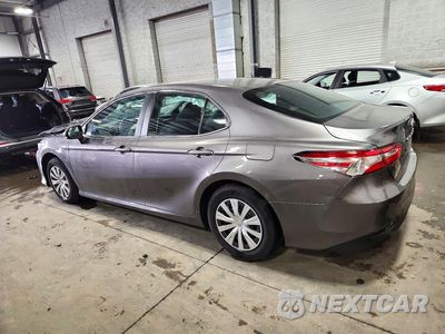 Drugie zdjęcie samochodu z przodu: 2018 TOYOTA CAMRY LE VIN:4T1B31HK7JU507382 - miniatura