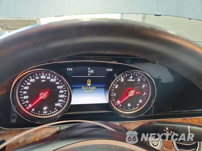Zdjęcie 9 z 12 samochodu: 2018 MERCEDES-BENZ E 300 4MATIC VIN:WDDZF4KB5JA392311 - miniatura