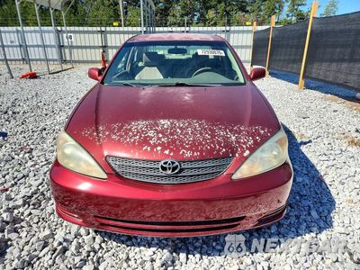 Piąte zdjęcie samochodu w środku: 2004 TOYOTA CAMRY LE VIN:4T1BE32K34U282770 - miniatura