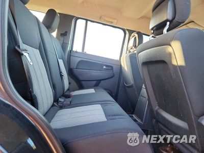 Zdjęcie 11 z 13 samochodu: 2010 JEEP LIBERTY SPORT VIN:1J4PN2GK1AW177667 - miniatura