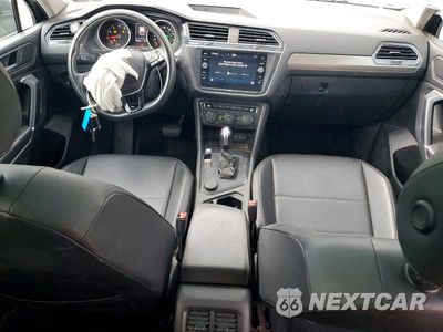 Zdjęcie 8 z 13 samochodu: 2020 VOLKSWAGEN TIGUAN SE VIN:3VV2B7AX6LM056969 - miniatura