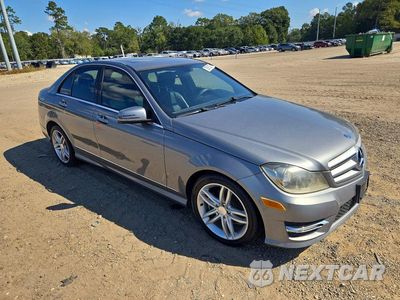 Czwarte zdjęcie samochodu z boku: 2012 MERCEDES-BENZ C 300 4MATIC VIN:WDDGF8BB9CR212671 - miniatura