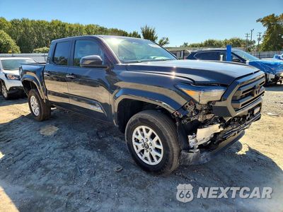 Czwarte zdjęcie samochodu z boku: 2026 TOYOTA TACOMA SR5 VIN:3TMLB5JN3TM295157 - miniatura