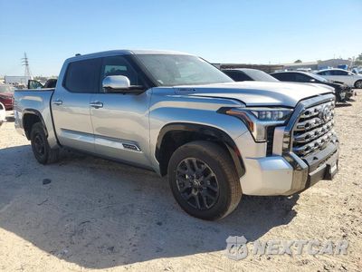 Czwarte zdjęcie samochodu z boku: 2026 TOYOTA TUNDRA PLATINUM HV VIN:5TFNC5DB4TX132891 - miniatura