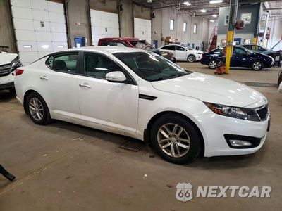 Czwarte zdjęcie samochodu z boku: 2012 KIA OPTIMA LX VIN:KNAGM4A7XC5290421 - miniatura