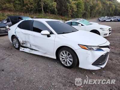 Czwarte zdjęcie samochodu z boku: 2020 TOYOTA CAMRY LE VIN:4T1C11AK2LU948036 - miniatura