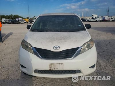Piąte zdjęcie samochodu w środku: 2011 TOYOTA SIENNA BASE 7-PASSENGER VIN:5TDKA3DC4BS005889 - miniatura