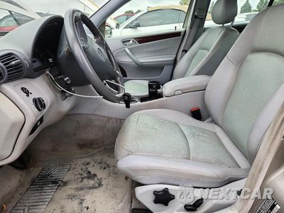 Zdjęcie 7 z 12 samochodu: 2004 MERCEDES-BENZ C 240 VIN:WDBRF61J54E016380 - miniatura