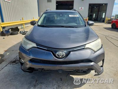Piąte zdjęcie samochodu w środku: 2018 TOYOTA RAV4 XLE VIN:JTMWFREV2JJ164640 - miniatura