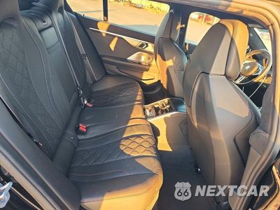 Zdjęcie 10 z 12 samochodu: 2026 BMW M850XI VIN:WBAGV8C08TCW96021 - miniatura