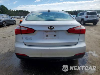 Zdjęcie 6 z 12 samochodu: 2016 KIA FORTE LX VIN:KNAFX4A68G5500787 - miniatura