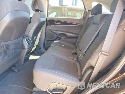 Zdjęcie 10 z 12 samochodu: 2016 KIA SORENTO LX VIN:5XYPG4A32GG000565 - miniatura