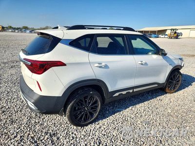 Trzecie zdjęcie samochodu z tyłu: 2022 KIA SELTOS NIGHTFALL VIN:KNDEUCA22N7276139 - miniatura