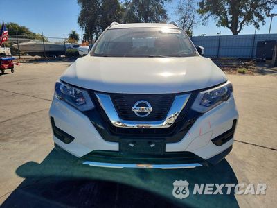 Piąte zdjęcie samochodu w środku: 2017 NISSAN ROGUE SV VIN:KNMAT2MT8HP549699 - miniatura