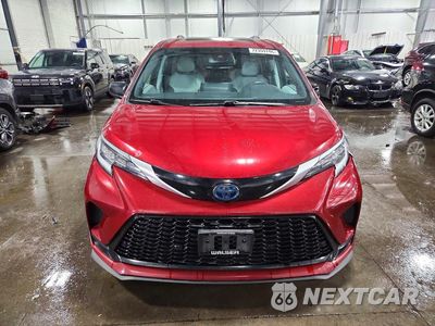 Piąte zdjęcie samochodu w środku: 2021 TOYOTA SIENNA XSE VIN:5TDDSKFC4MS006122 - miniatura