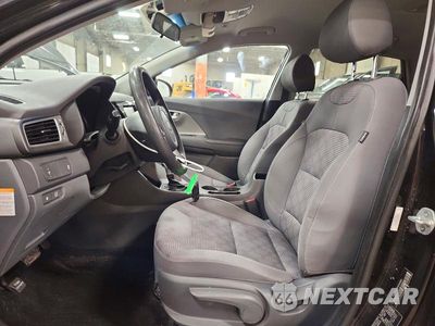 Zdjęcie 7 z 13 samochodu: 2017 KIA NIRO LX VIN:KNDCB3LC7H5049385 - miniatura