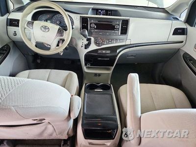 Zdjęcie 8 z 13 samochodu: 2014 TOYOTA SIENNA LE VIN:5TDKK3DCXES415114 - miniatura