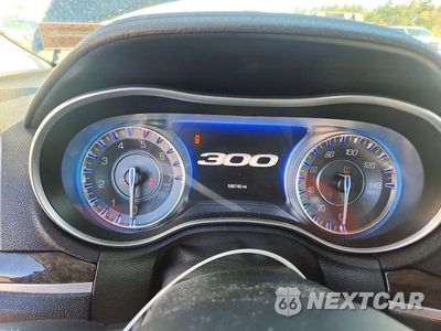 Zdjęcie 9 z 13 samochodu: 2015 CHRYSLER 300 C VIN:2C3CCAKG6FH887522 - miniatura