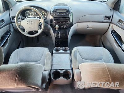 Zdjęcie 8 z 13 samochodu: 2004 TOYOTA SIENNA CE 8 PASSENGER VIN:5TDZA23C04S195588 - miniatura