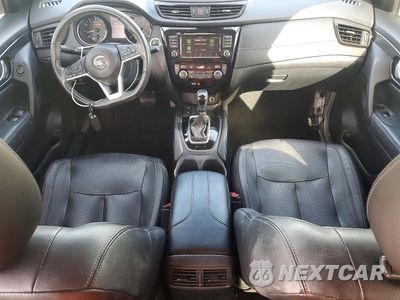 Zdjęcie 8 z 12 samochodu: 2019 NISSAN ROGUE SL VIN:5N1AT2MT5KC819773 - miniatura