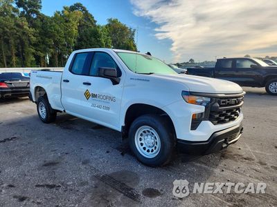 Czwarte zdjęcie samochodu z boku: 2023 CHEVROLET SILVERADO K1500 VIN:1GCRDAED7PZ102043 - miniatura