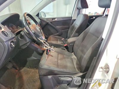 Zdjęcie 7 z 13 samochodu: 2015 VOLKSWAGEN TIGUAN S VIN:WVGAV7AX5FW614621 - miniatura