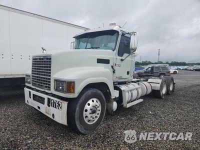 2013 MACK CHU613 SEMI TRUCK 1M1AN07Y4DM015181 - główne zdjęcie licytacji z USA - miniatura
