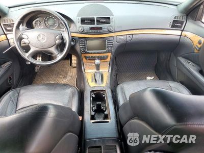 Zdjęcie 8 z 12 samochodu: 2007 MERCEDES-BENZ E 63 AMG VIN:WDBUF77X87B041999 - miniatura