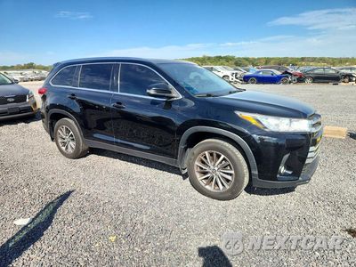 Czwarte zdjęcie samochodu z boku: 2019 TOYOTA HIGHLANDER XLE VIN:5TDJZRFH1KS583559 - miniatura