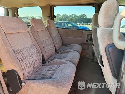 Zdjęcie 11 z 13 samochodu: 2001 CHEVROLET VENTURE VIN:1GNDX03E31D255067 - miniatura