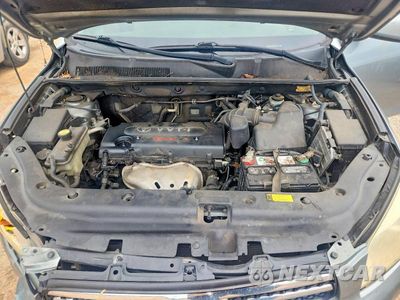 Zdjęcie 12 z 13 samochodu: 2006 TOYOTA RAV4 LIMITED VIN:JTMBD31V265000487 - miniatura