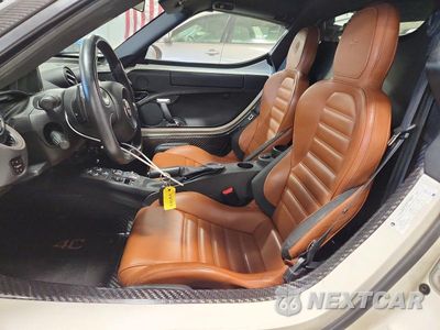 Zdjęcie 7 z 13 samochodu: 2016 ALFA ROMEO 4C SPIDER VIN:ZARBAAB41GM181534 - miniatura