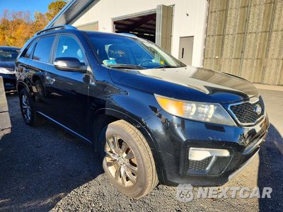 Czwarte zdjęcie samochodu z boku: 2011 KIA SORENTO VIN:5XYKW4A23BG108897 - miniatura