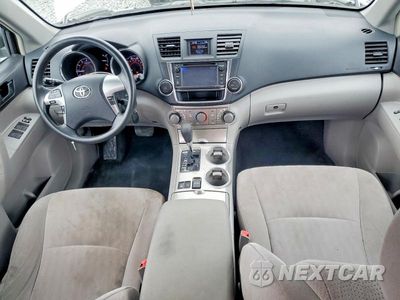 Zdjęcie 8 z 13 samochodu: 2013 TOYOTA HIGHLANDER BASE VIN:5TDBK3EH0DS271646 - miniatura